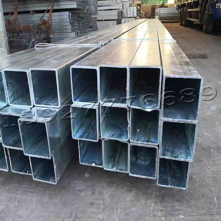 鍍鋅方管倉(cāng)庫(kù)裝車